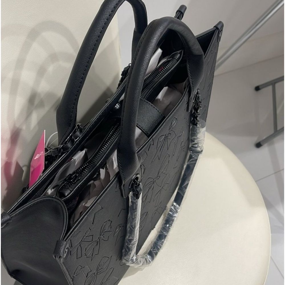 NEW Betsey Johnson Embossed Bow Tote Bag with Pouch - Picture 4 of 5